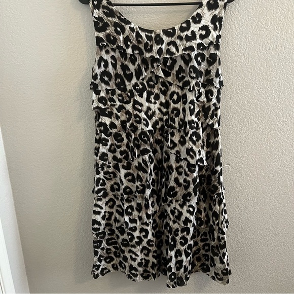 Tiered animal print dress - Picture 3 of 4